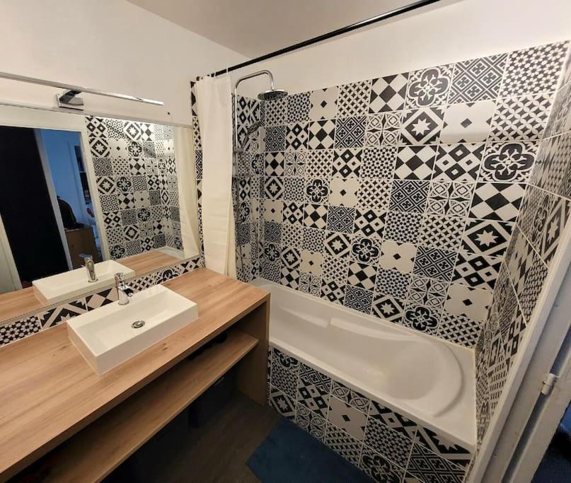 Appartement Avec Jardinet Le Petit-Quevilly Ngoại thất bức ảnh